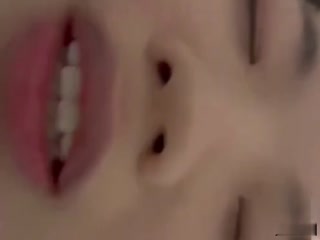 廣西師範美女遭灌醉強攻捆綁無套內射剪逼毛