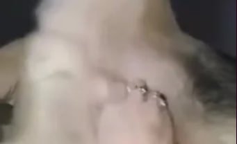 在POV电影中狗很高兴与动物爱好者发生性关系